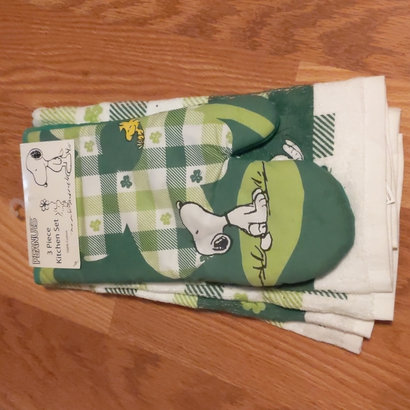 Peanuts Kitchen Peanuts 3 Piece Kitchen Set Poshmark